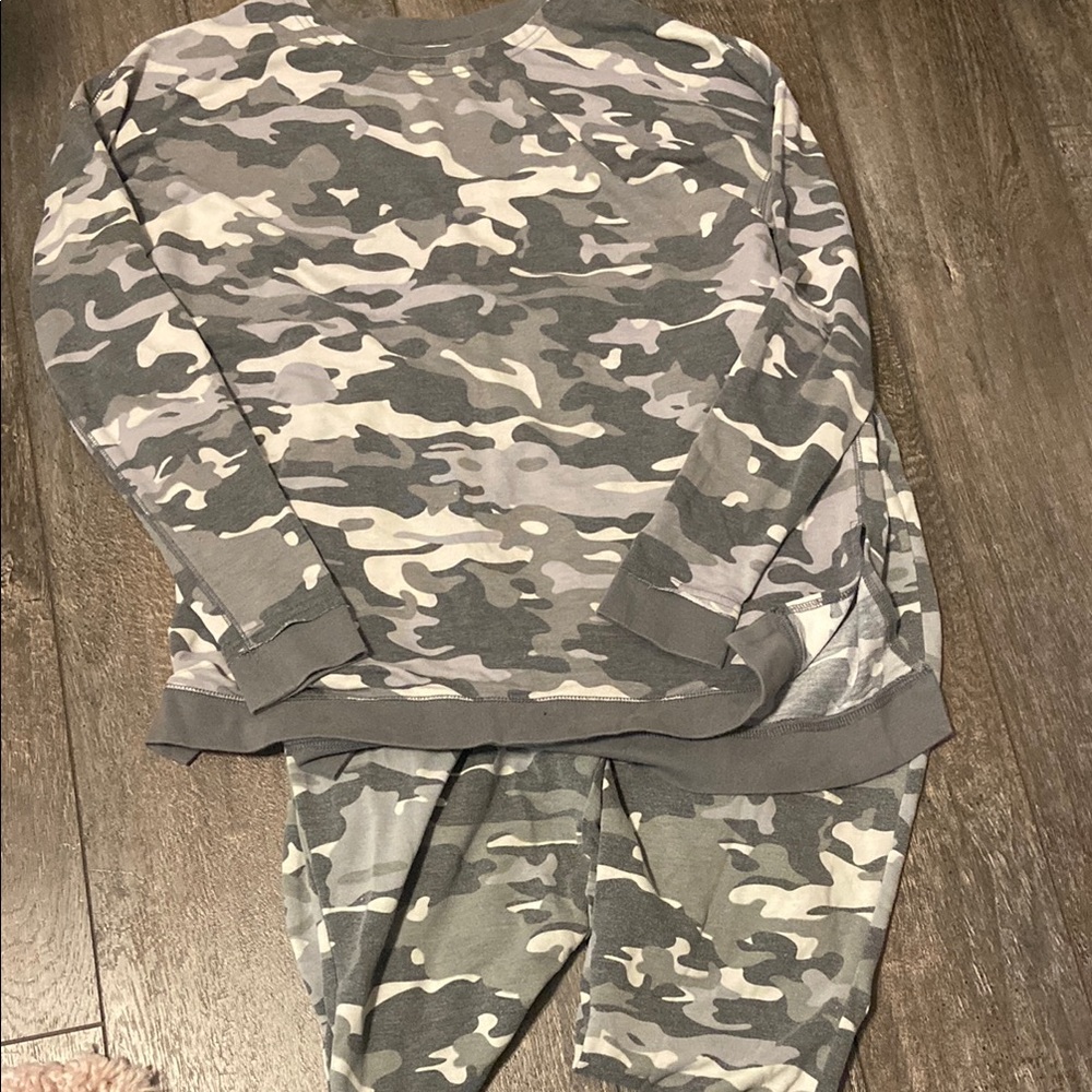 Camo Print Sweatshirt and Joggers Set
